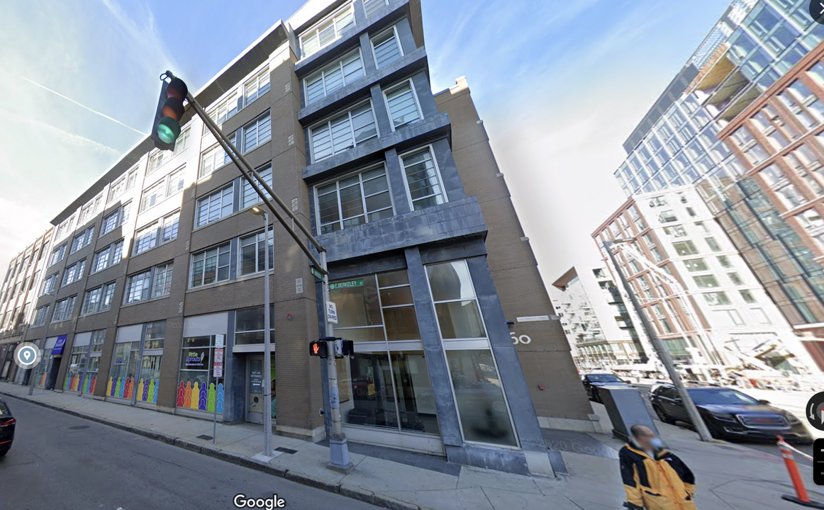 147 E Berkeley St, Unit 304 in Boston, MA - Foto de edificio