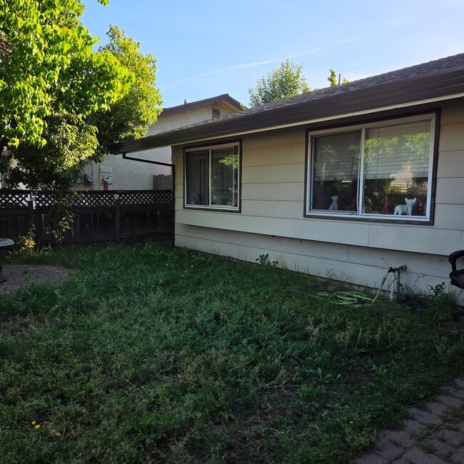 4405 Plantation Dr