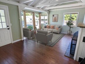 4884 Lamont Way in Lake Oswego, OR - Building Photo - Building Photo