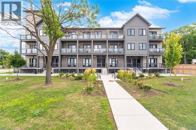 property at 721 Franklin Blvd