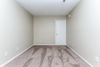 6852 Youngberry Dr in Indianapolis, IN - Building Photo - Building Photo