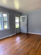 1506 W Hovey St in Springfield, MO - Foto de edificio - Building Photo