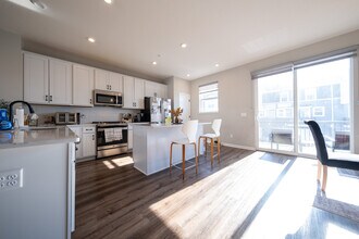 21860 136th Wy in Rogers, MN - Building Photo - Building Photo