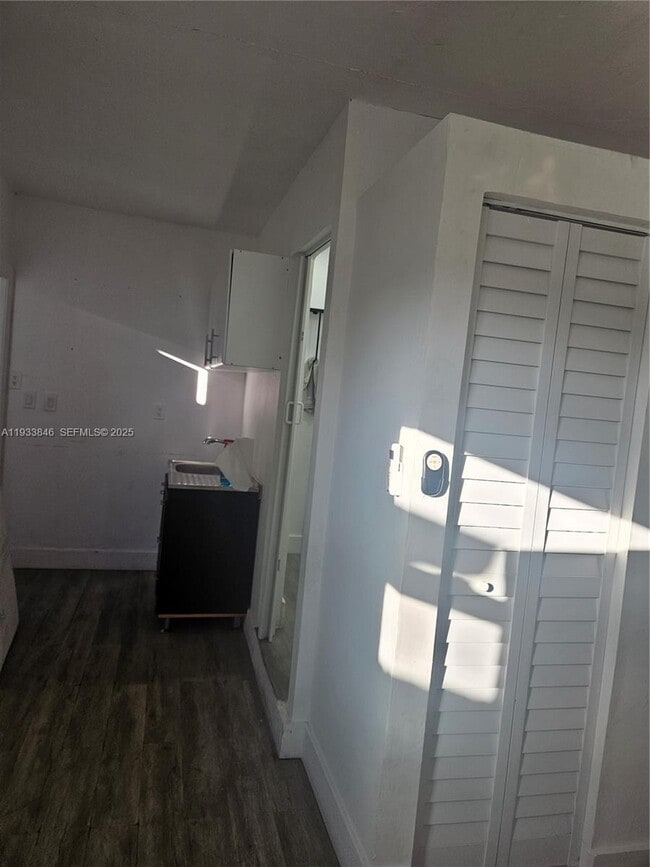 7817 Fairway Blvd-Unit -0 in Miramar, FL - Building Photo - Building Photo