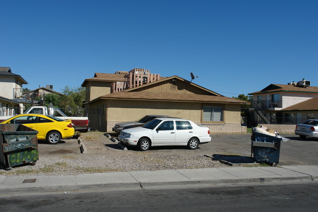 Haas Apartments in Las Vegas, NV - Building Photo - Building Photo