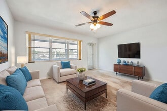 179 Northampton I in West Palm Beach, FL - Building Photo - Building Photo