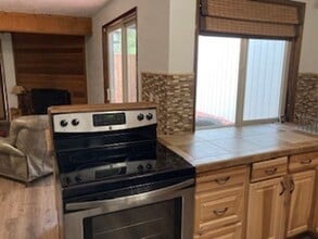 16681 Wagon Trail in Bend, OR - Building Photo - Building Photo