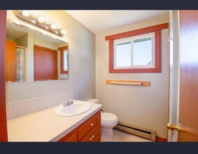 57 Edgecomb Rd in Lisbon, ME - Building Photo - Building Photo