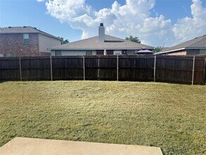 1613 Rialto Way in Justin, TX - Building Photo - Building Photo