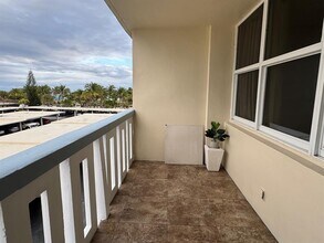 305 N Pompano Beach Blvd, Unit 307 in Pompano Beach, FL - Building Photo - Building Photo