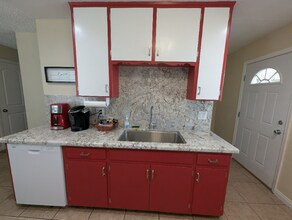 31100 Ruth Hill Rd in Yokuts Valley, CA - Building Photo - Building Photo