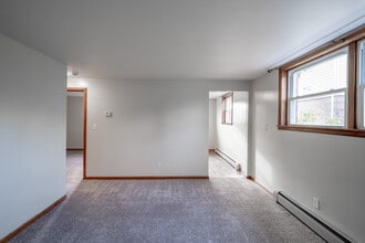 Strnad Drive Apartments in Hamburg, NY - Foto de edificio - Interior Photo