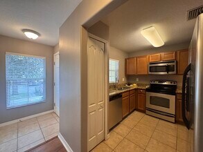 10957 Keys Gate Dr in Riverview, FL - Building Photo - Building Photo
