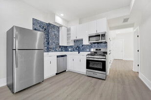 944 N Damen Ave, Unit 2R Apartamentos