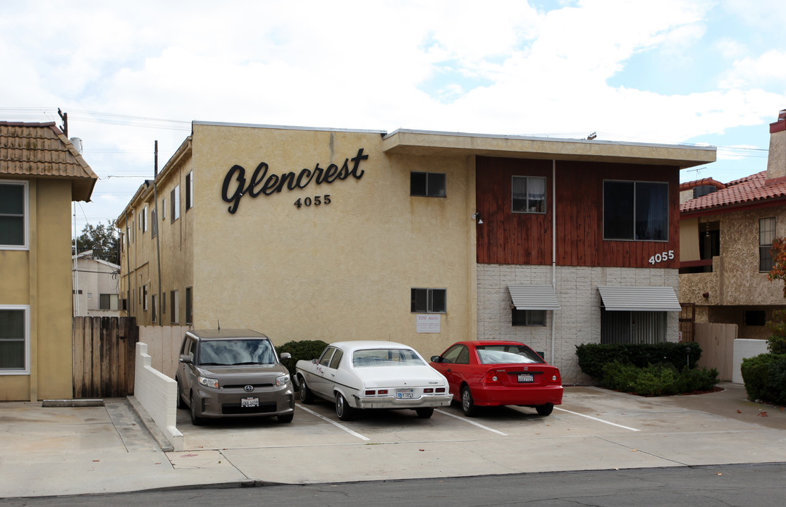 Glencrest in San Diego, CA - Foto de edificio