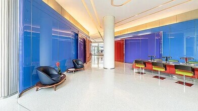 4610 Center Blvd in Queens, NY - Building Photo - Building Photo