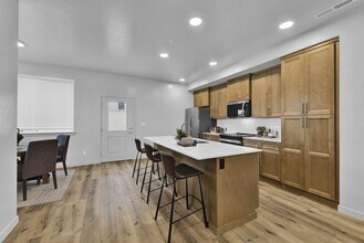 4059 S Lone Pne Wy in Meridian, ID - Building Photo - Building Photo