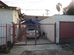 2617 Hillcrest Dr in Los Angeles, CA - Building Photo - Building Photo