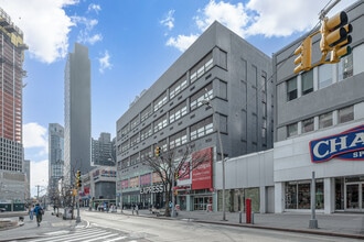 490 Fulton St in Brooklyn, NY - Building Photo - Building Photo