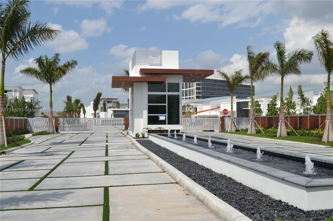 8290 NW 34th Dr in Gainesville, FL - Building Photo