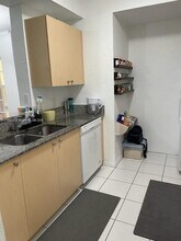 2439 Centergate Dr in Miramar, FL - Building Photo - Building Photo