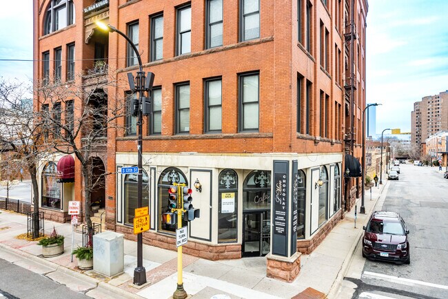 #1-B in Minneapolis, MN - Foto de edificio - Building Photo