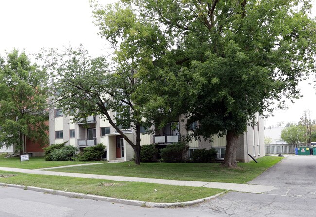 84 Marshall St in Waterloo, ON - Building Photo - Building Photo