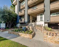 Villa Bonita Apartments in Sherman Oaks, CA - Foto de edificio - Building Photo