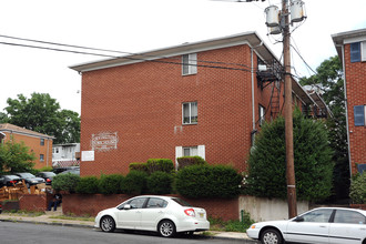 100 Mills Rd in Irvington, NJ - Building Photo - Building Photo