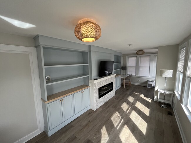 60 Maple Ave in Bay Shore, NY - Building Photo - Building Photo