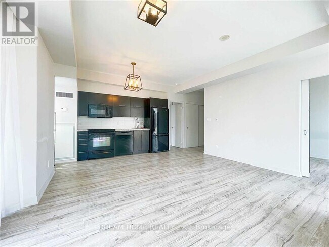 property at 126-2126 Simcoe St
