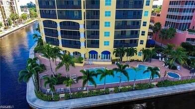 2797 First St in Ft. Myers, FL - Building Photo - Building Photo