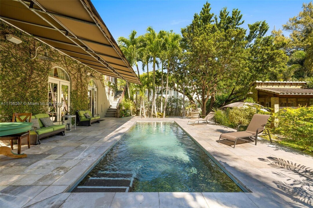 681 NE 57th St in Miami, FL - Building Photo