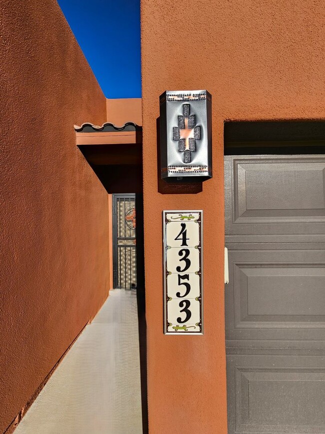 4353 Malaga St in Las Cruces, NM - Building Photo - Building Photo