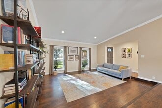 8525 Grumman Dr in Dallas, TX - Building Photo - Building Photo