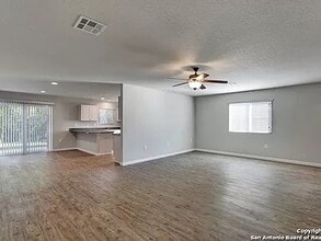 10230 Relic Oaks in San Antonio, TX - Building Photo - Building Photo