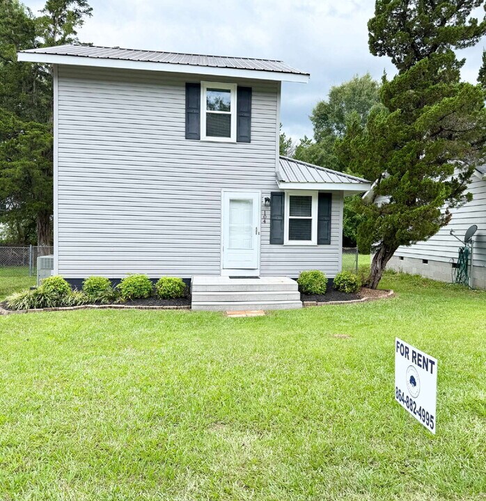 104 Caron Ln in Easley, SC - Foto de edificio