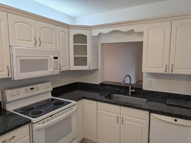 21951 Soundview Terrace, Unit G202 in Boca Raton, FL - Building Photo - Building Photo