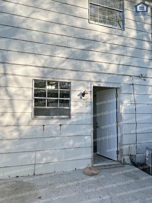 4125 Wilkesview Dr in Chattanooga, TN - Foto de edificio - Building Photo