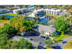 5543 Executive Dr in New Port Richey, FL - Building Photo - Building Photo