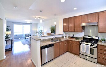 1388 Broadway in Millbrae, CA - Building Photo - Building Photo