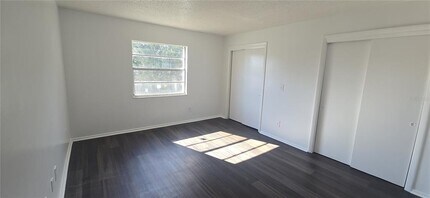 7210 N Manhattan Ave in Tampa, FL - Building Photo - Building Photo