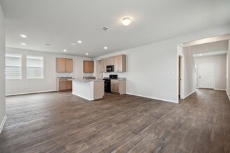 119 Honeybee Ln in Elgin, TX - Building Photo - Building Photo
