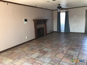 419 Tomahawk Dr in Harker Heights, TX - Building Photo - Building Photo