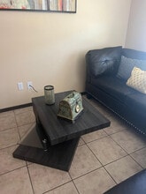 614 San Antonio Ave in Mission, TX - Foto de edificio - Building Photo