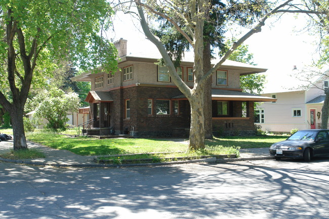 1619 N Madison St in Spokane, WA - Foto de edificio - Building Photo