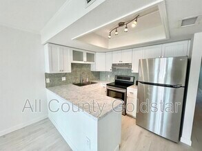 4410 Warren Ave in Port Charlotte, FL - Building Photo - Building Photo