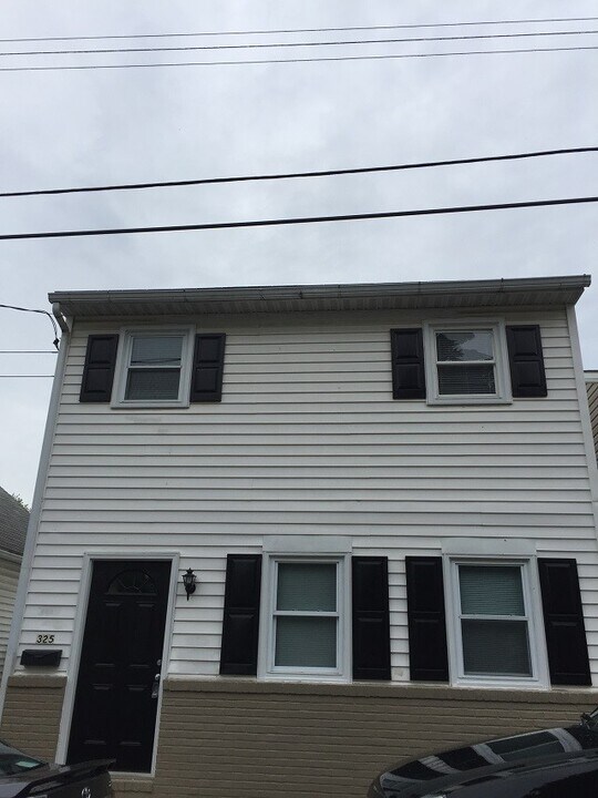 325 Liberty St in Hagerstown, MD - Building Photo