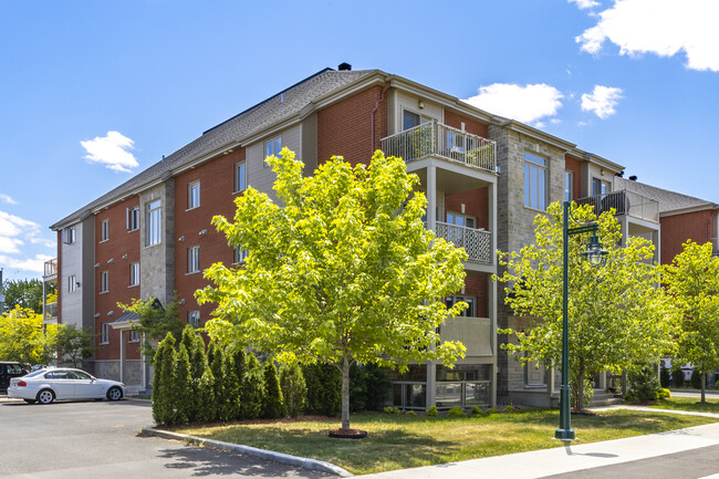 4035 Ouellette Rue in Longueuil, QC - Building Photo - Building Photo
