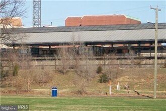 306 E Oak St in Alexandria, VA - Building Photo - Building Photo
